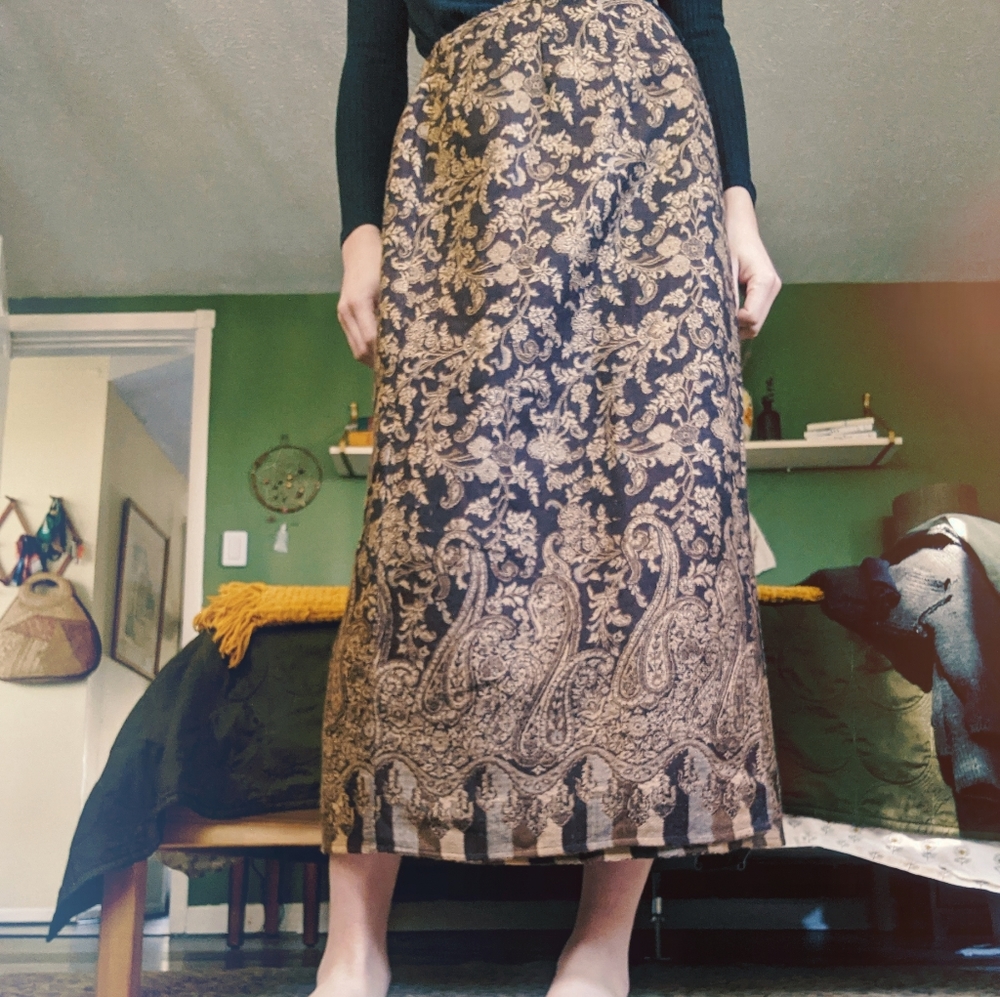 Vintage midi skirt